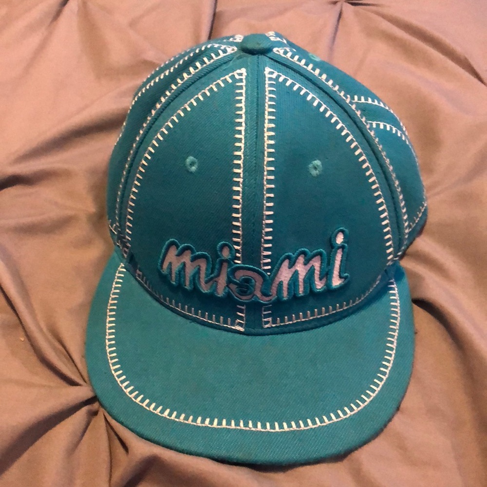 Miami blue and white ICON hat size OS